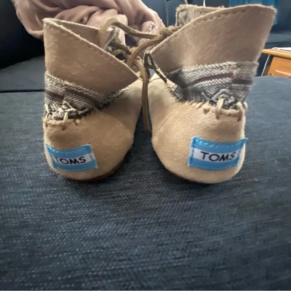 Toms Tan Lace Up Aztec Boots 7.5 Nearly New